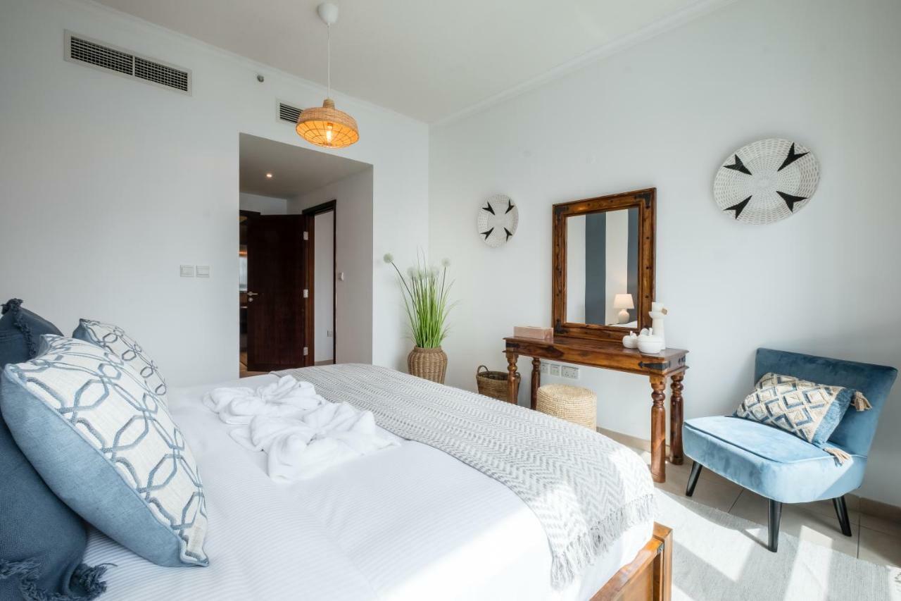 Maison Privee - Exclusive Apt With Burj Khalifa Next Door Dubai Bagian luar foto