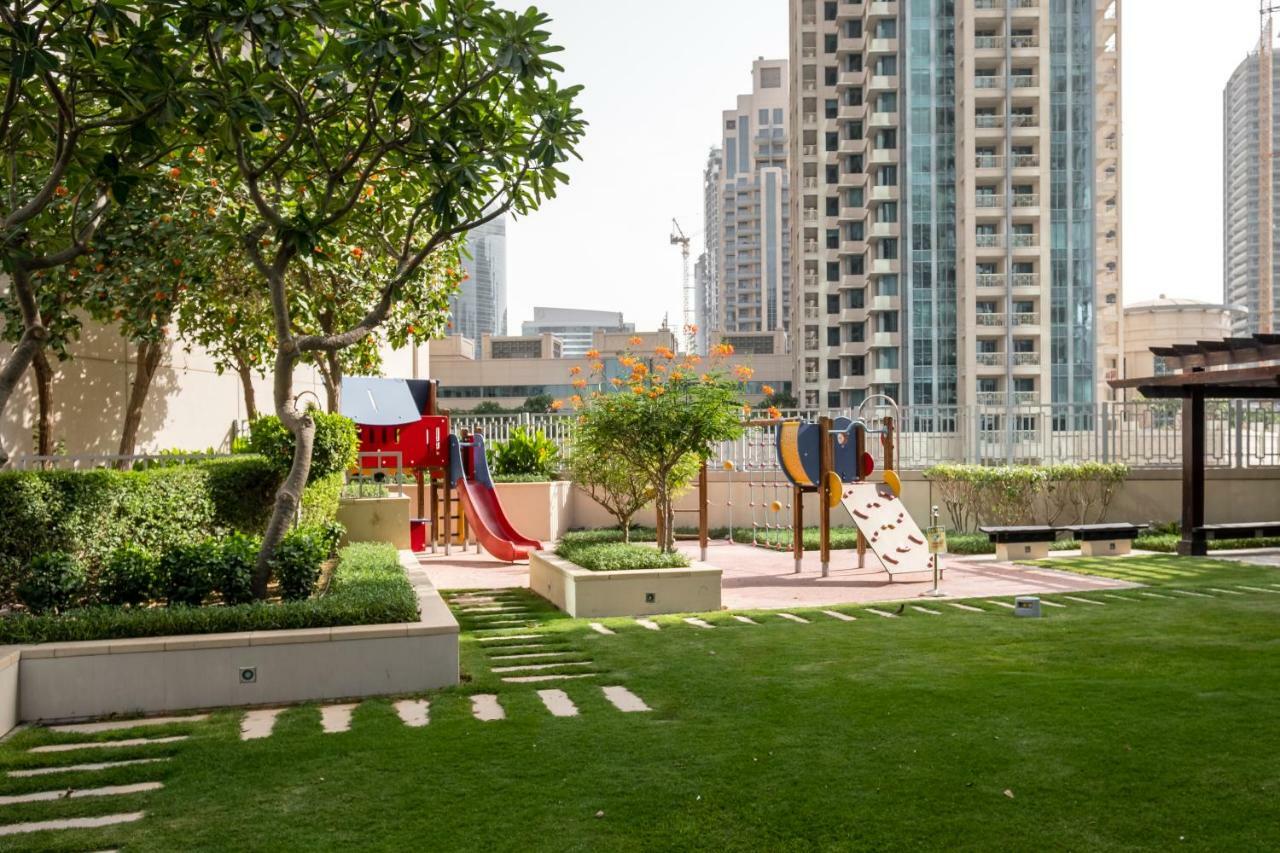 Maison Privee - Exclusive Apt With Burj Khalifa Next Door Dubai Bagian luar foto