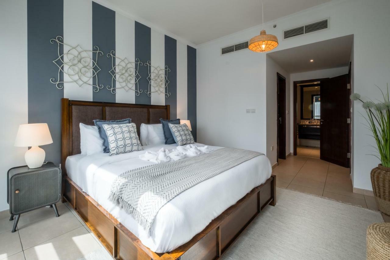 Maison Privee - Exclusive Apt With Burj Khalifa Next Door Dubai Bagian luar foto